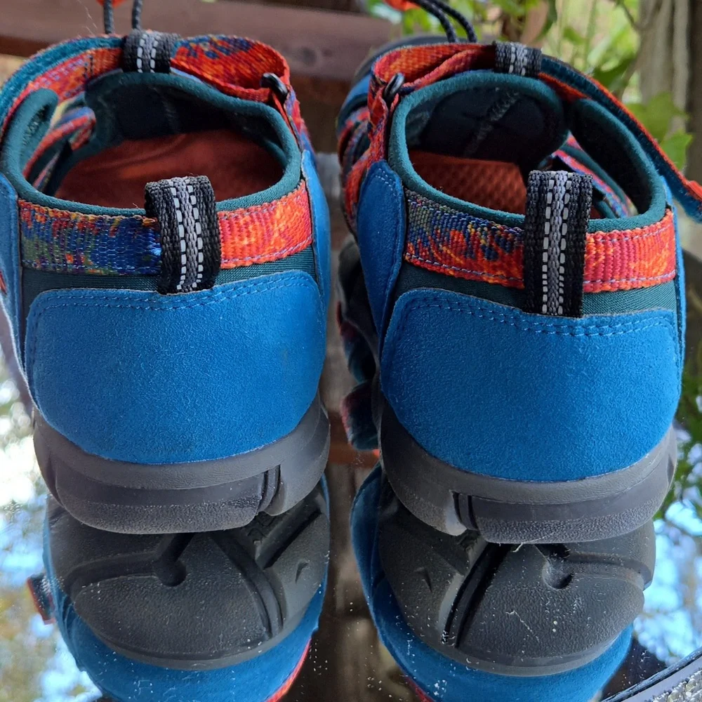 Keen Seacamp Hybrid Water Sandal Size 5